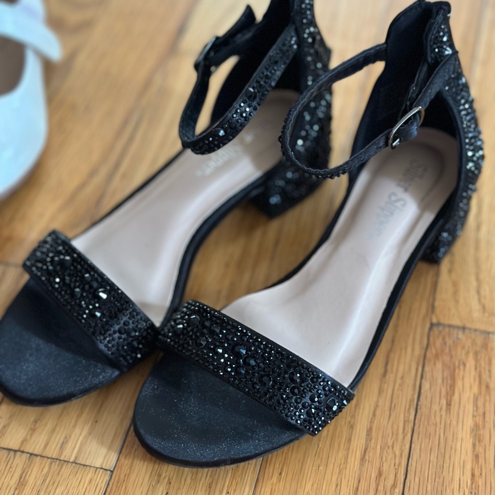 Girl sandals